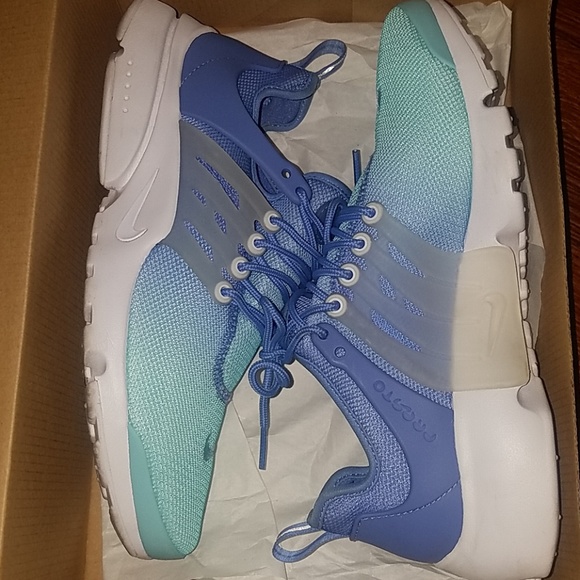 SOLD***Women's Nike Presto Fly - Picture 1 of 8